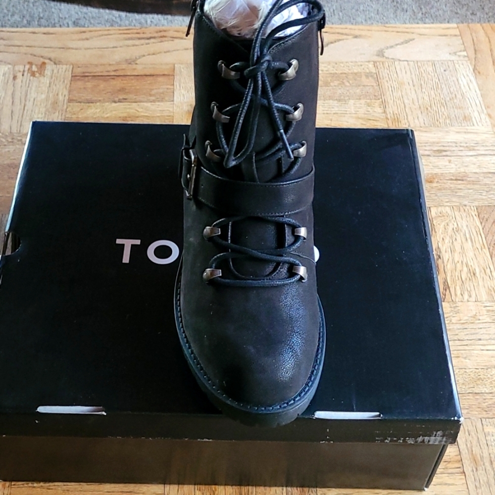 Torrid Brand New pebbled suede buckle booties with side zip size 9 - Picture 2 of 4